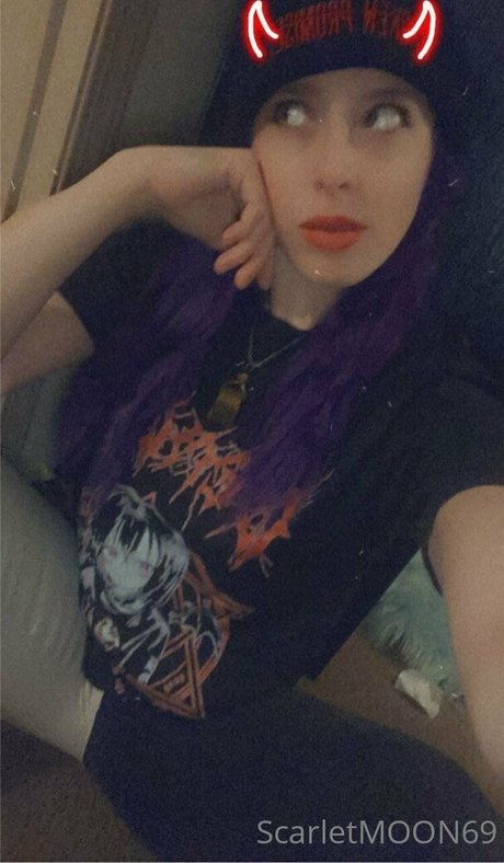 Scarlet Moon hd star galleries