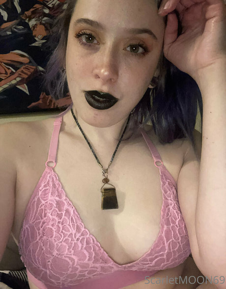 Scarlet Moon nudes pornstar gallery