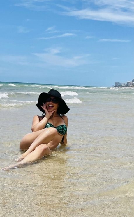 fat shemale onlyfans free image