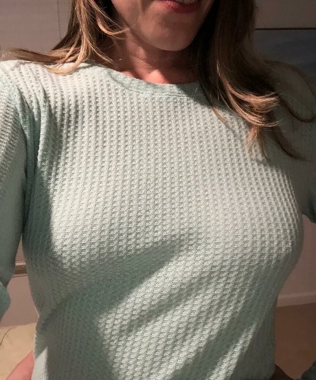 naked yoga onlyfans top picture