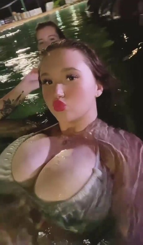 busty onlyfans sexy photo