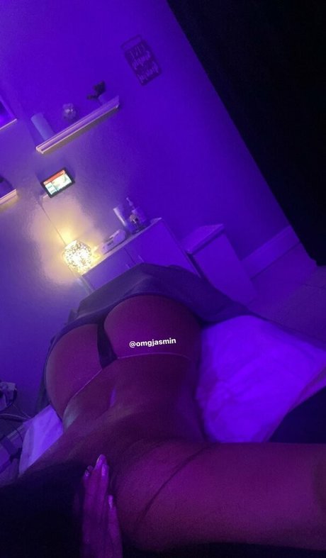 wet onlyfans hot image