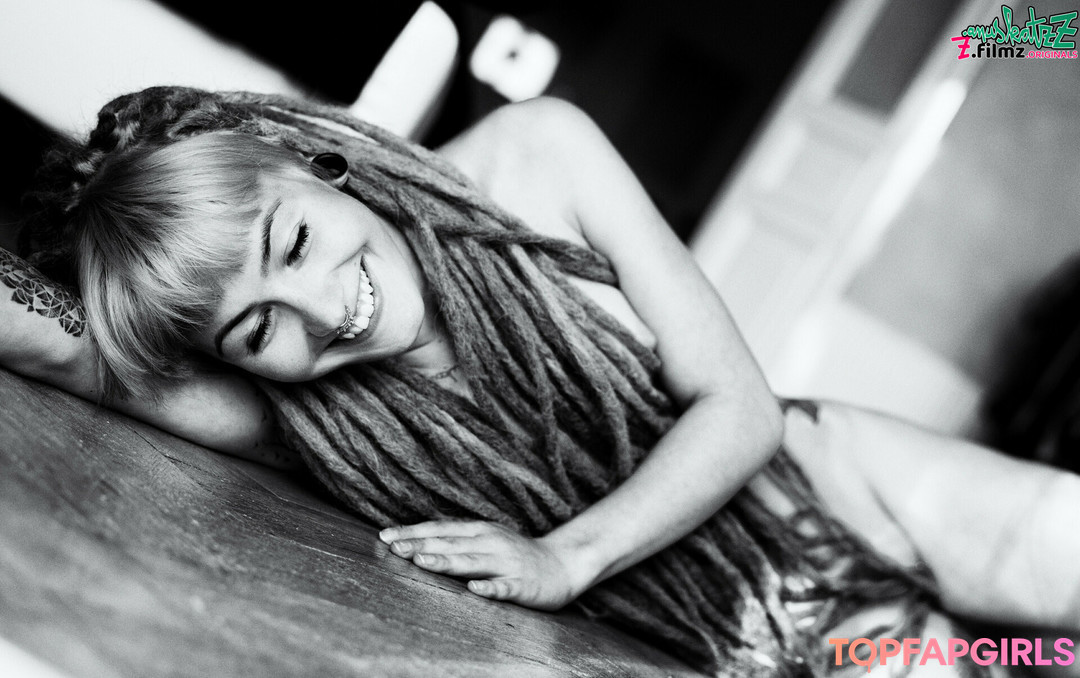 anuskatzzvip pornstar pretty picture