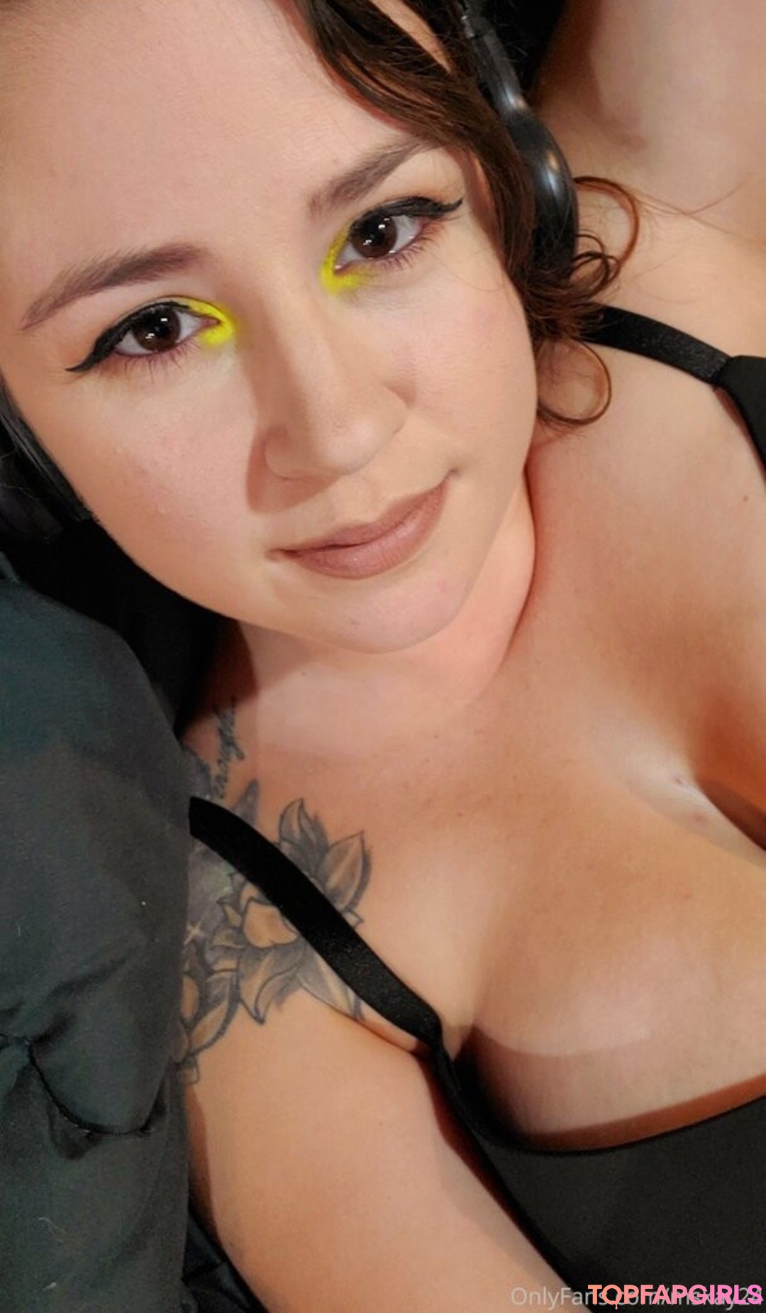mskay24 top profile image