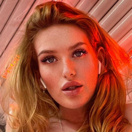 Anniee Charlottee model art pictures