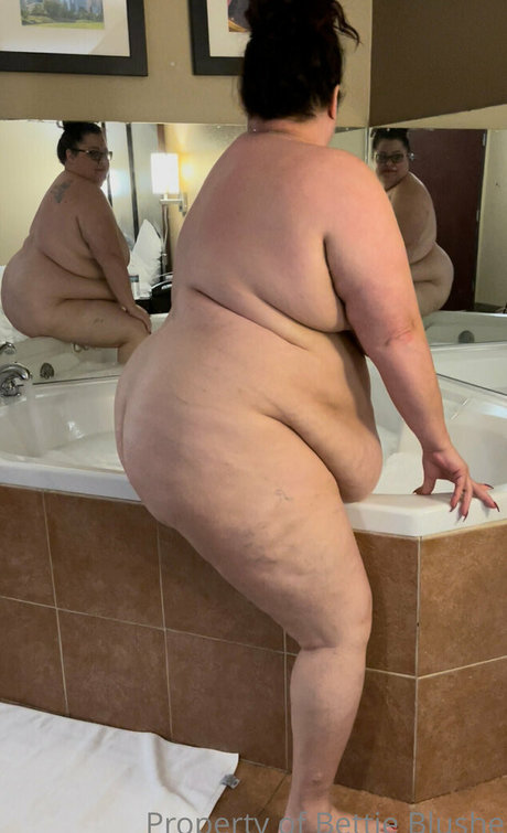 bodybuilder girls onlyfans art naked pic