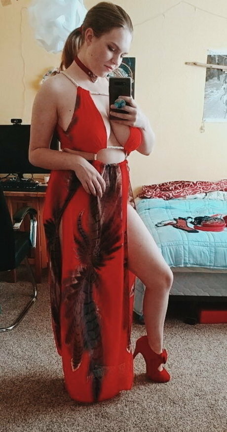 bittsandpieces beautiful model pic