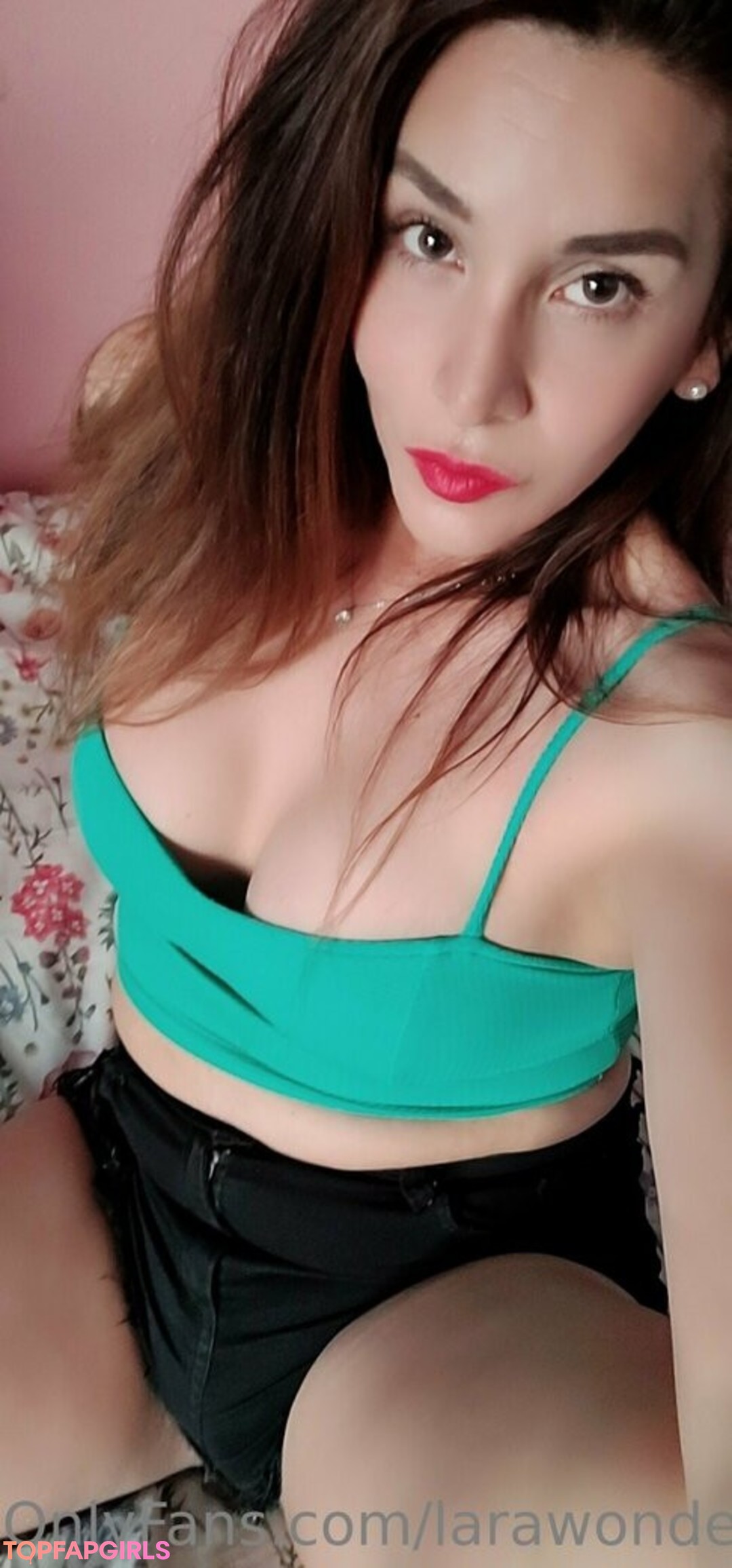 larawonder model porn photos