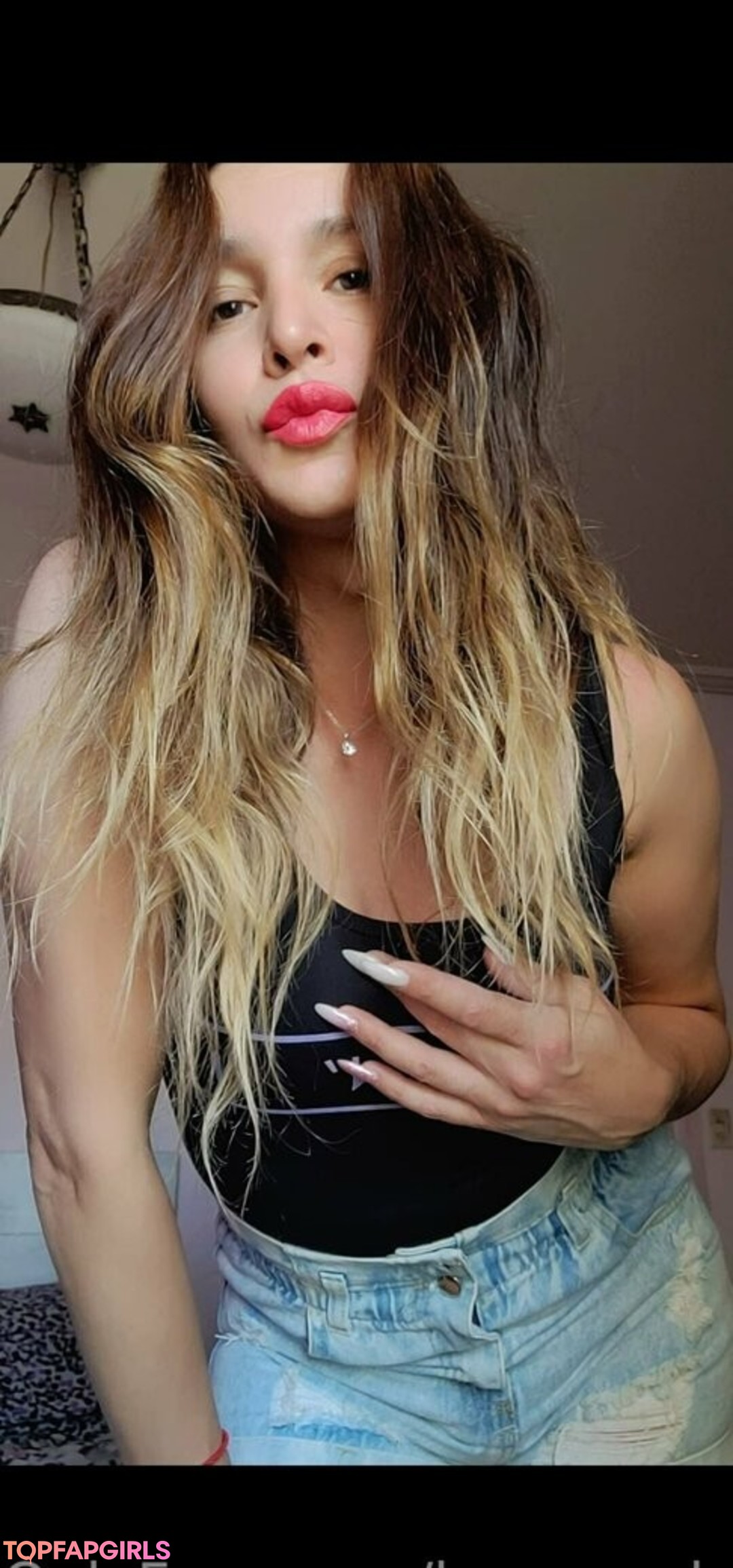 larawonder naked pornstar pic