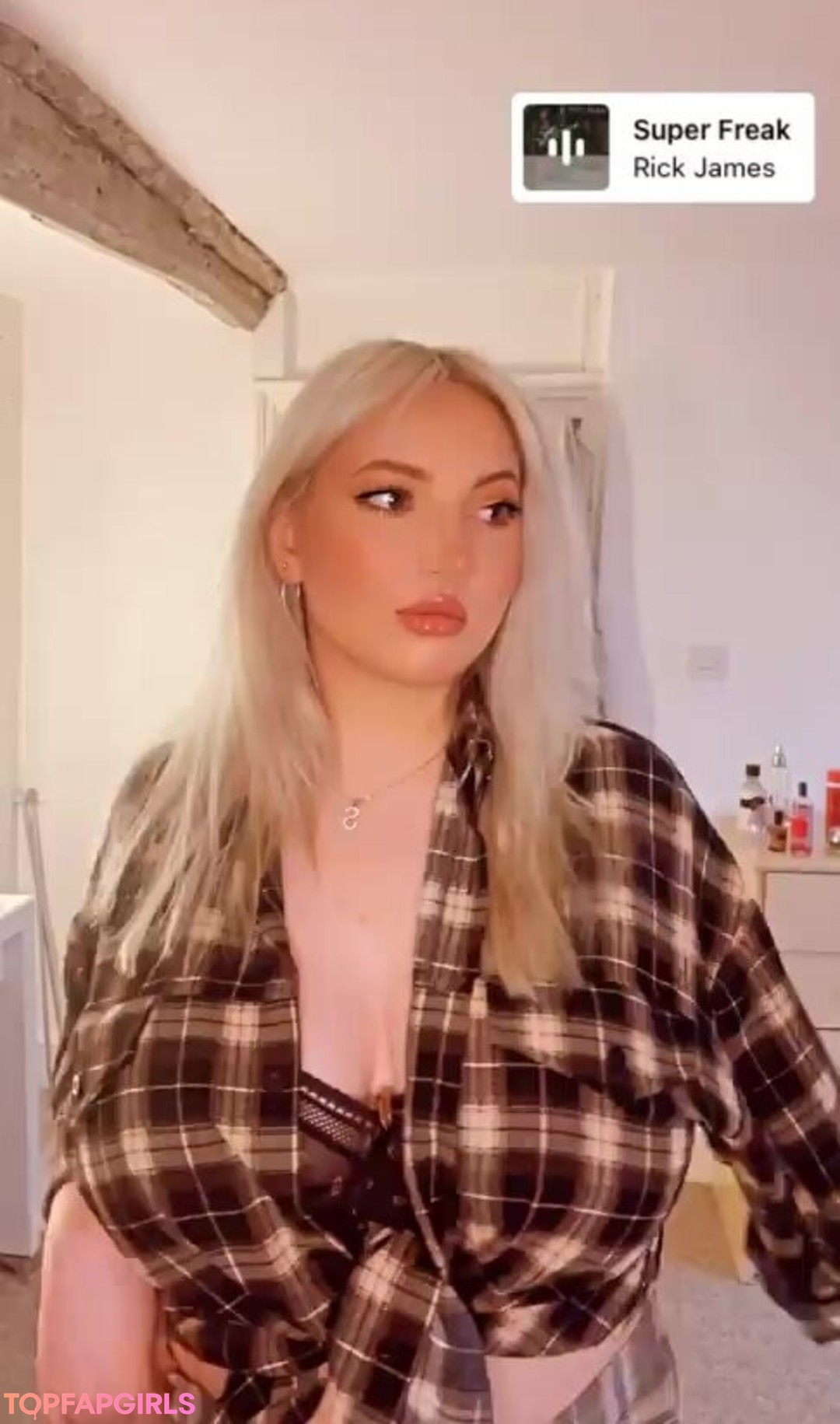 blonde curvy onlyfans sex photos