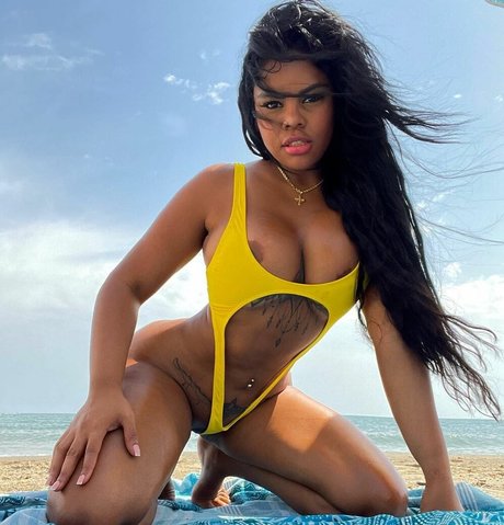 Rihanna Miller nude star photo