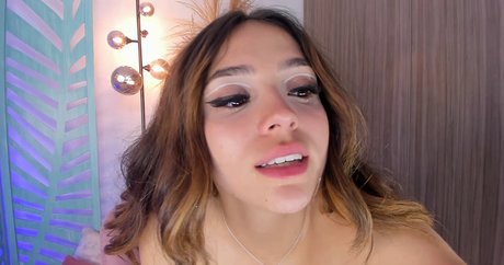 Mariannacruzz pornstar naked picture