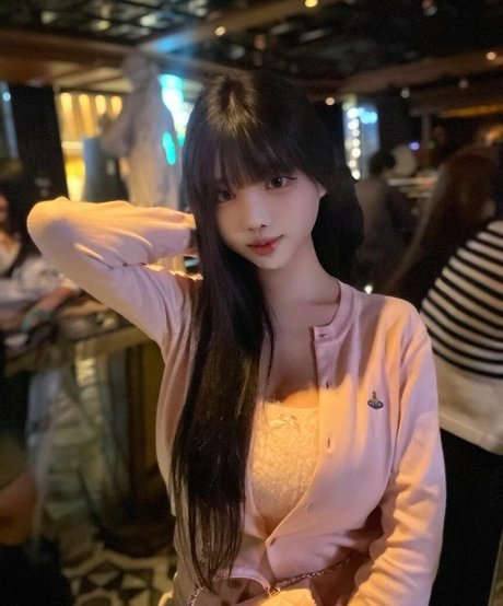 mina8017 beautiful actress pictures