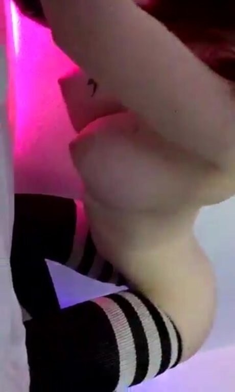 Zalia Graves adult star image