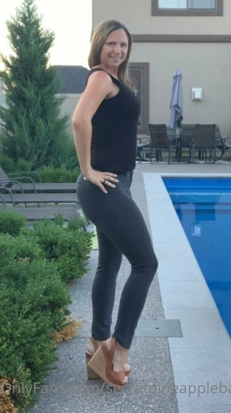 secretpineapplebabe art model image