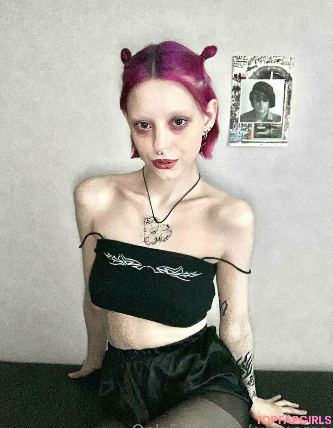 arielmurrr star high quality image