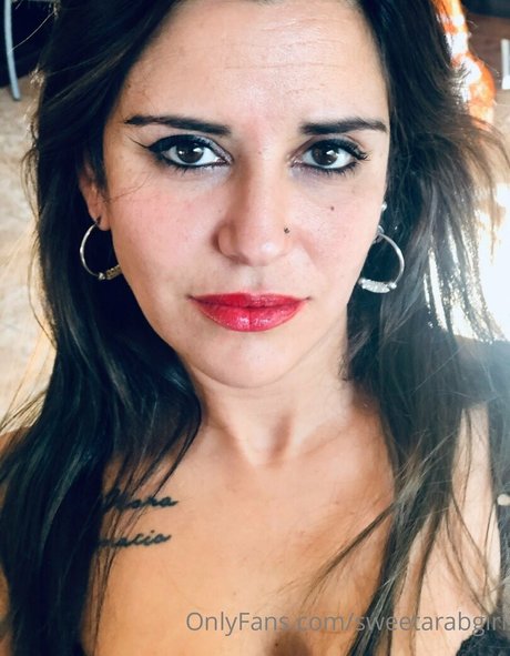 sweetarabgirl model adult image