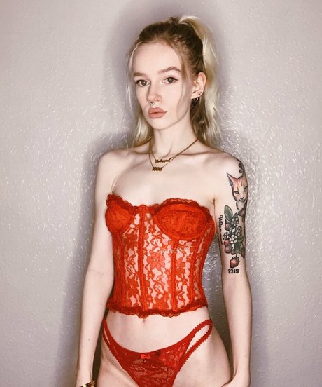 queengem__ star nudes image