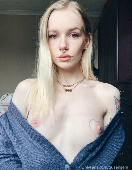 queengem__ nudes star photo