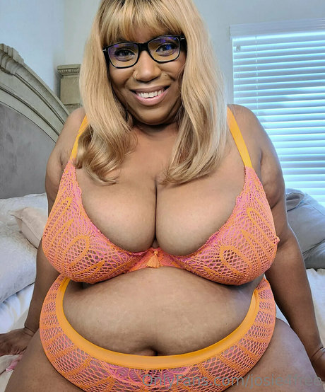 josie4free sexy model pictures