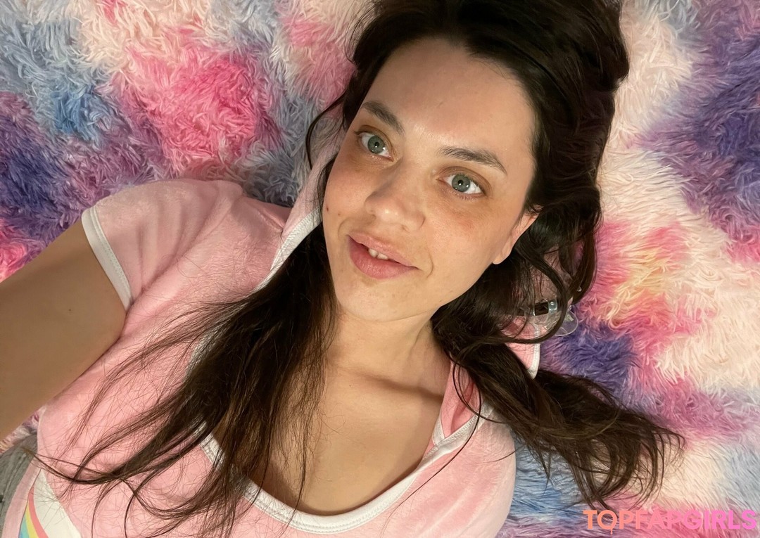 leahsprettyfeet pretty actress photos