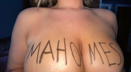 black hair milf onlyfans hot pic