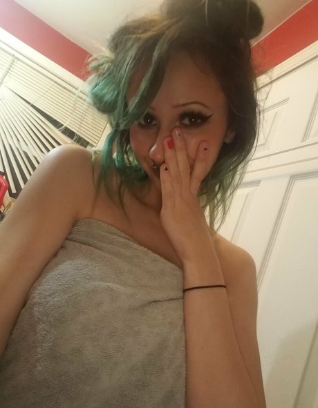 anarchomilk pretty pornstar img