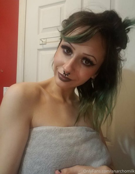 anarchomilk porn model image