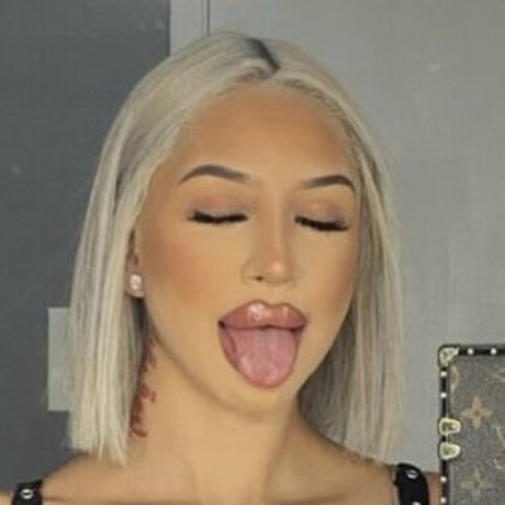 tiny onlyfans adult images