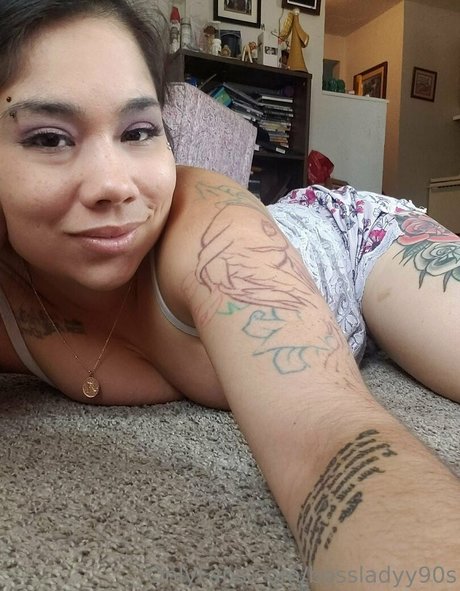 bossladyy90s hot actress photo