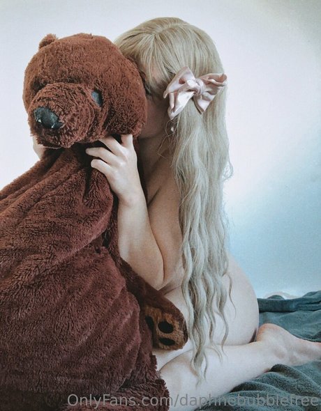 daphnebubblefree nudes actress picture