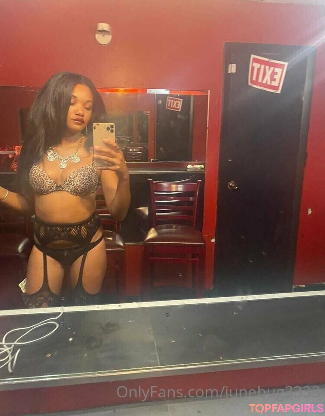 junebug3333 model exclusive pictures