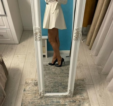 Ella Mom pornstar hd pictures