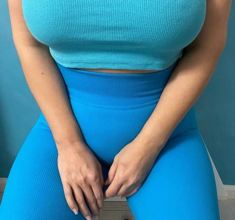 Ella Mom star beautiful gallery