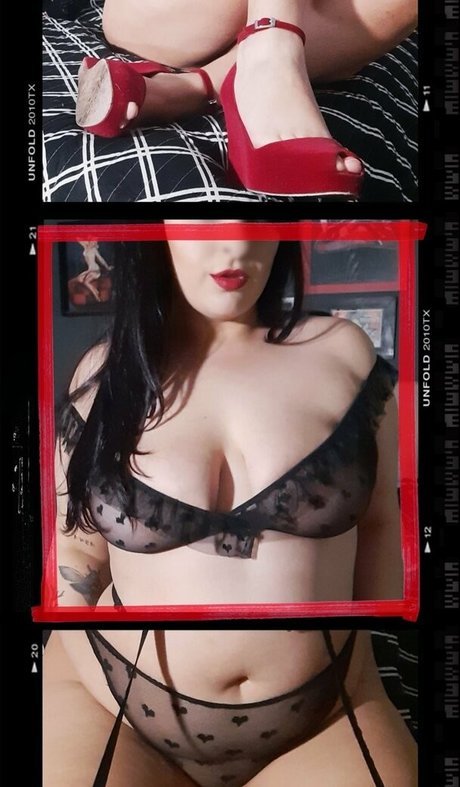 teen shemale onlyfans nude image