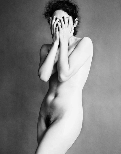 Golshifteh Farahani nude model image