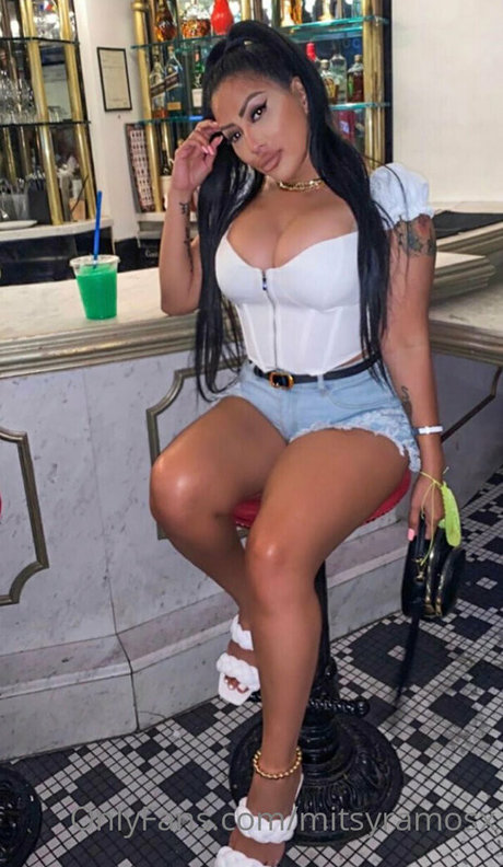 mitsyramosx model high quality pictures