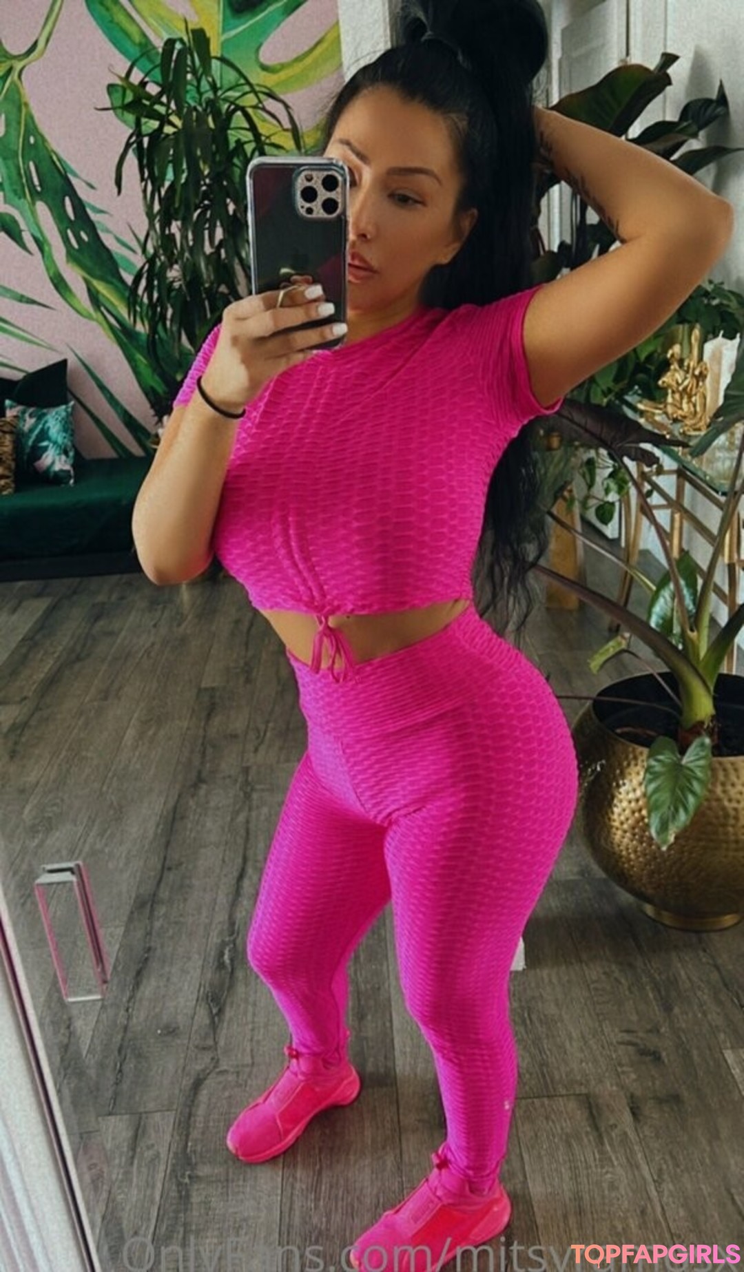 mitsyramosx star xxx galleries