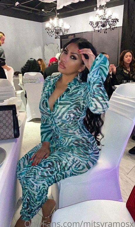 mitsyramosx nice model pic