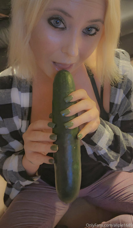 alipie1689 star erotic picture