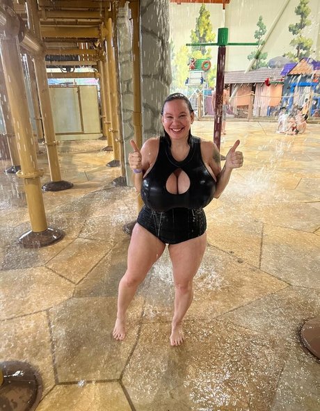 Brittany Elizabeth erotic pornstar gallery