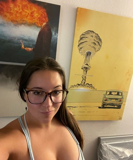 skinny brunette onlyfans hot naked galleries