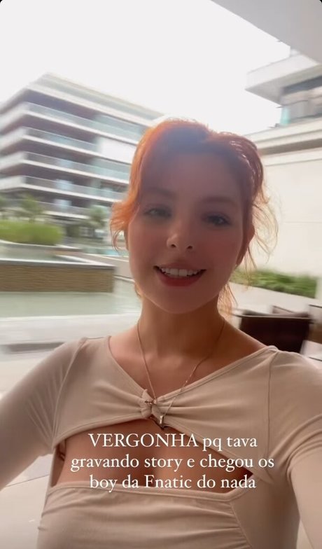 Isadora Basile top profile image