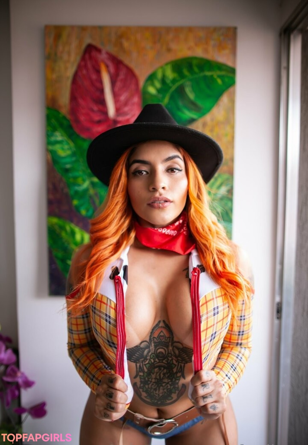 rousse 777 sexy star pic