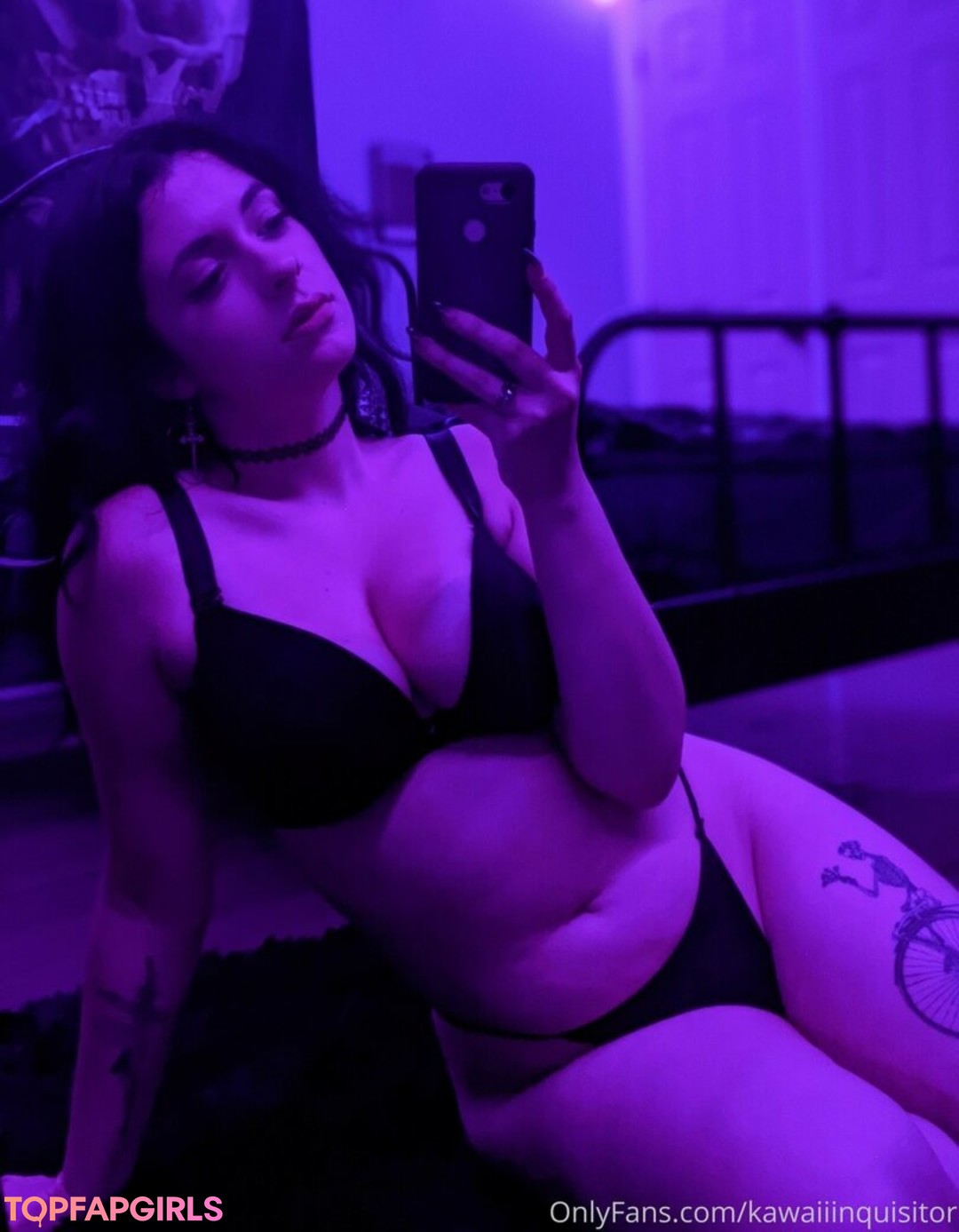 tattooed redhead onlyfans hot sexy pic