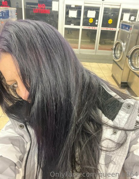 queen b864 pornstar naked gallery