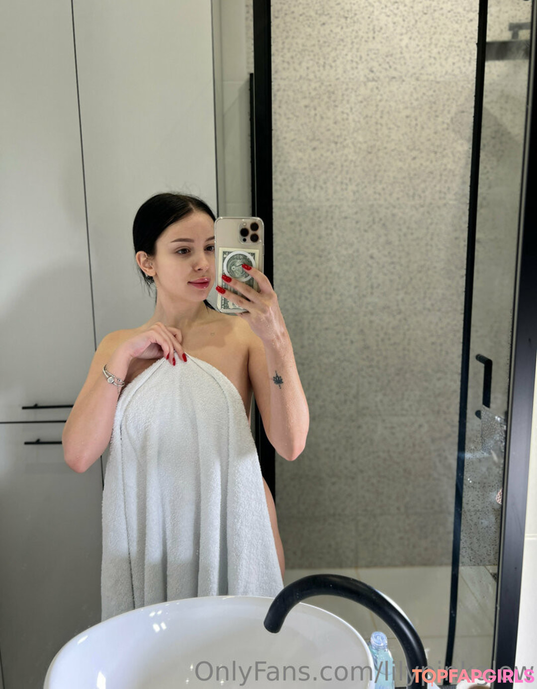lilypinkglow adult actress image
