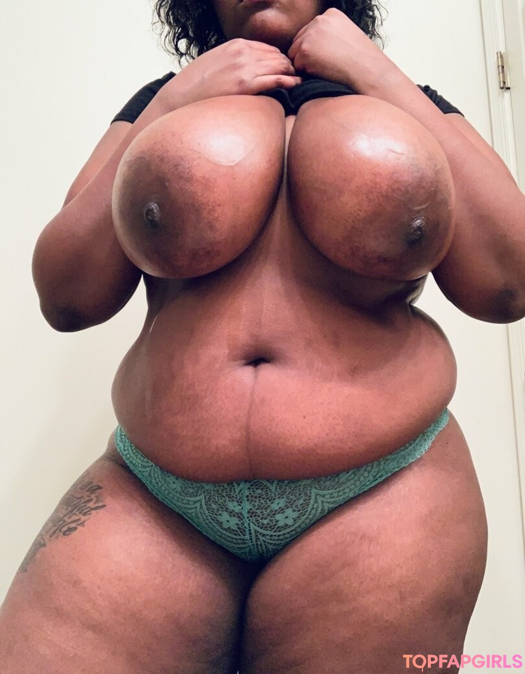thickkbeauty top profile image