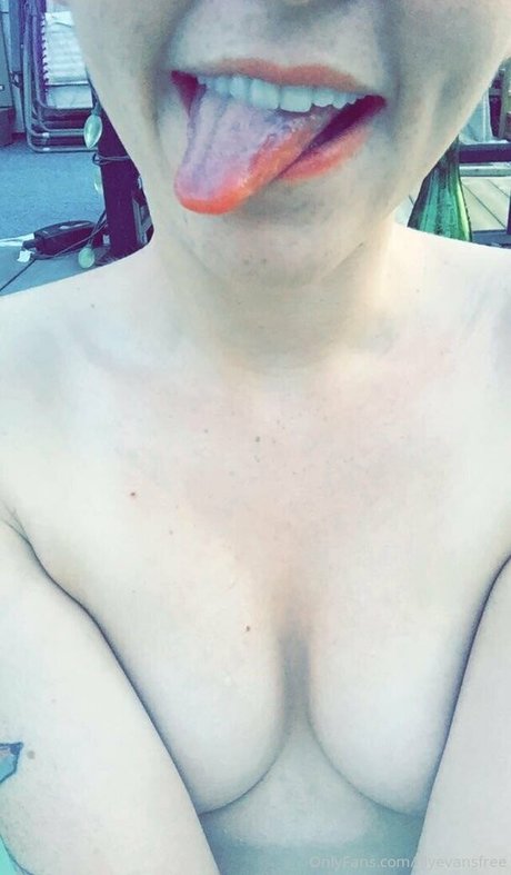 lilyevansfree nice pornstar pic