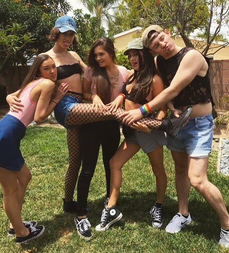 SophieSommers top profile image